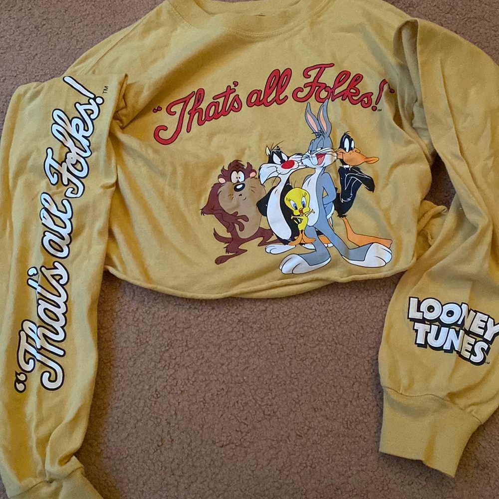 Crop top graphic long sleeve